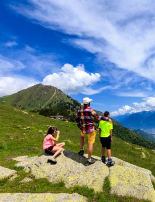 Immagine Evento Walks & Vibes – Picnic vista lago | Calendario Valtellinese