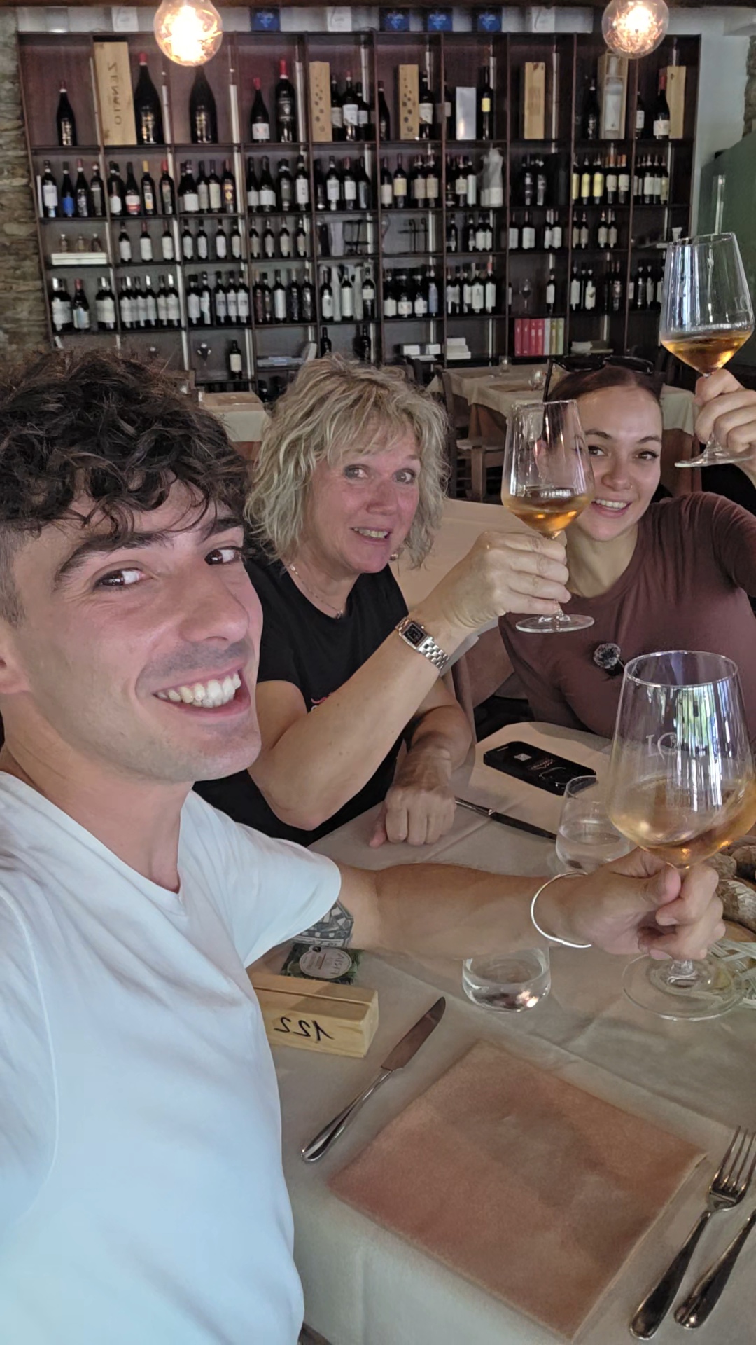 Immagine gallery articolo Il Calvario di Tresivio: la rupe con il castello, la cava e gli scavi