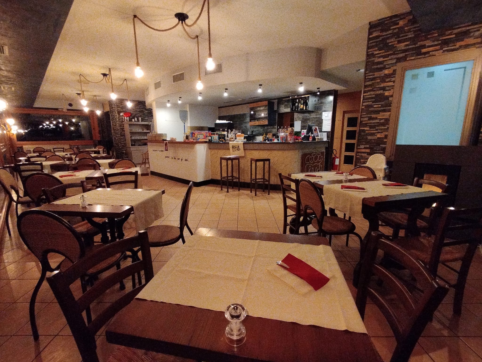 Immagine gallery azienda Osteria da Cotti & Crudi - Pizzeria