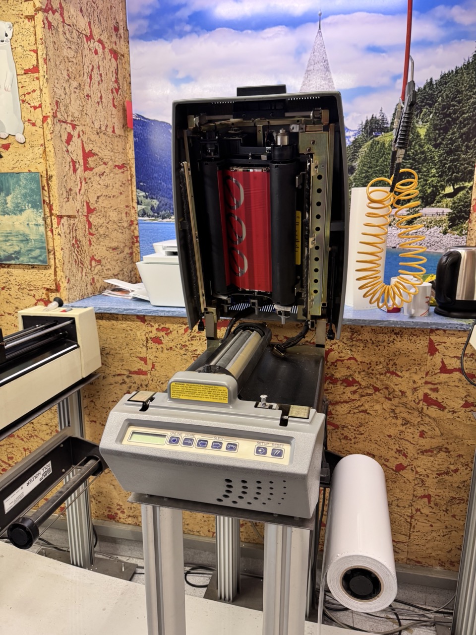 Immagine gallery articolo PubliHouse Chiuro: 35 anni di insegne luminose, grafica e comunicazione visiva