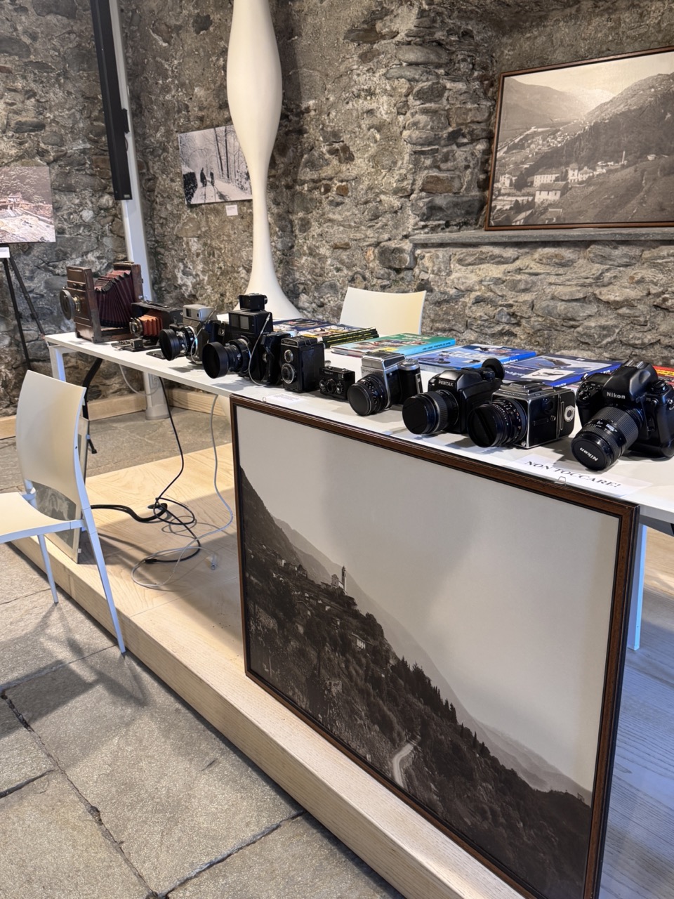 Immagine gallery articolo Una mostra che profuma di passato in bianco e nero…