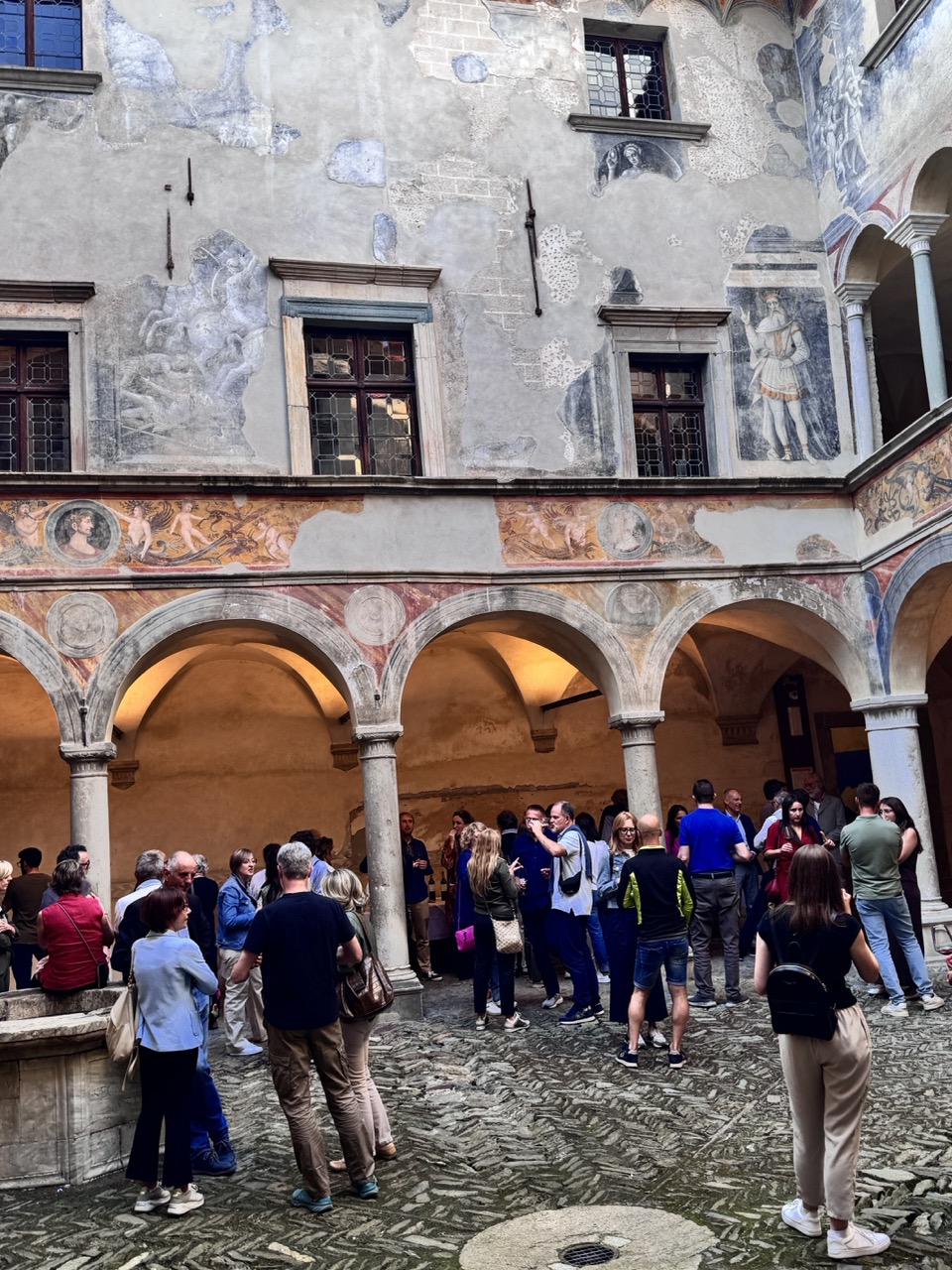 Immagine gallery articolo Palazzo Besta e il vino raccontato con tutti i sensi