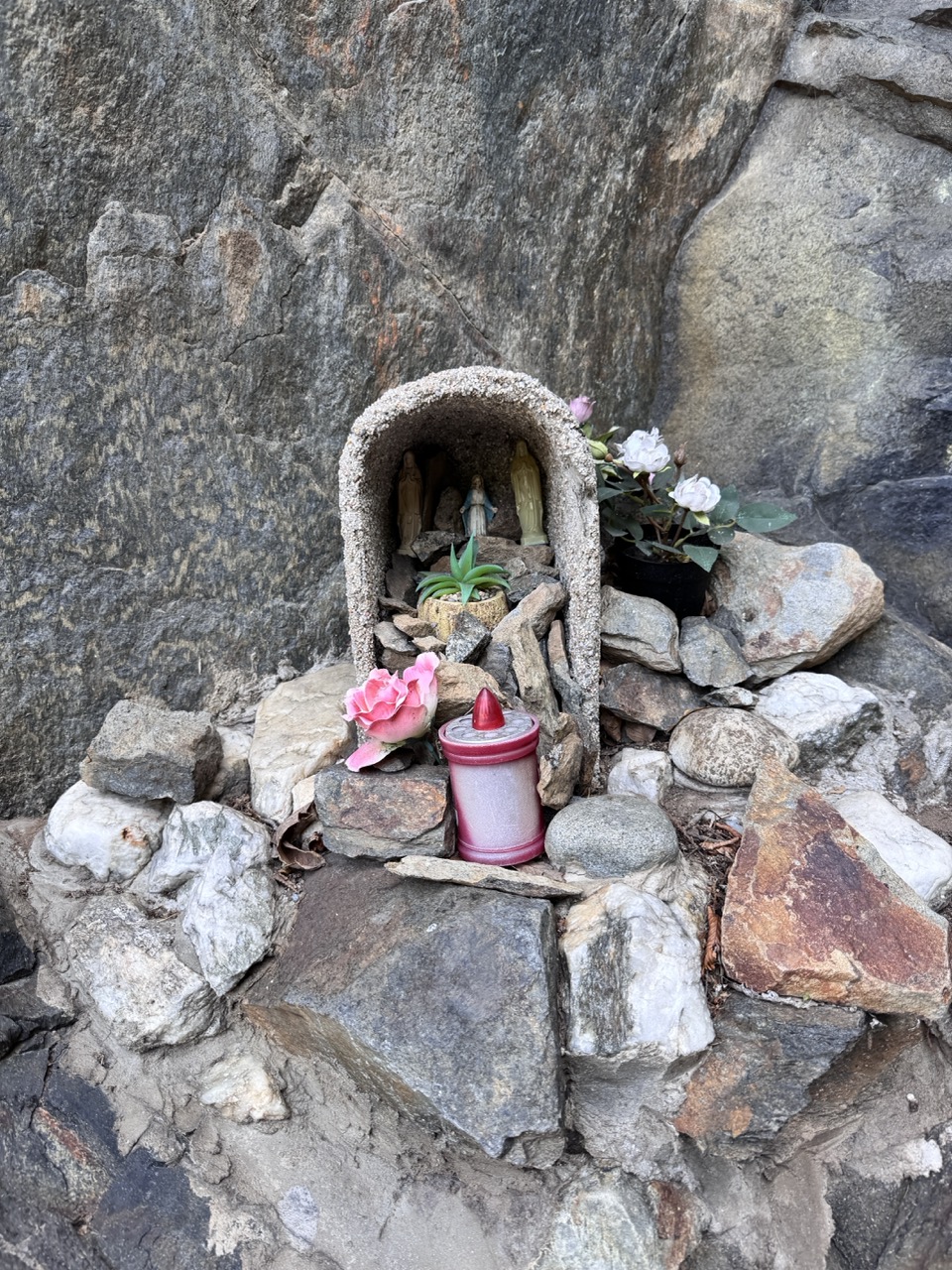 Immagine gallery articolo Una giornata a Sostila, il paese fantasma