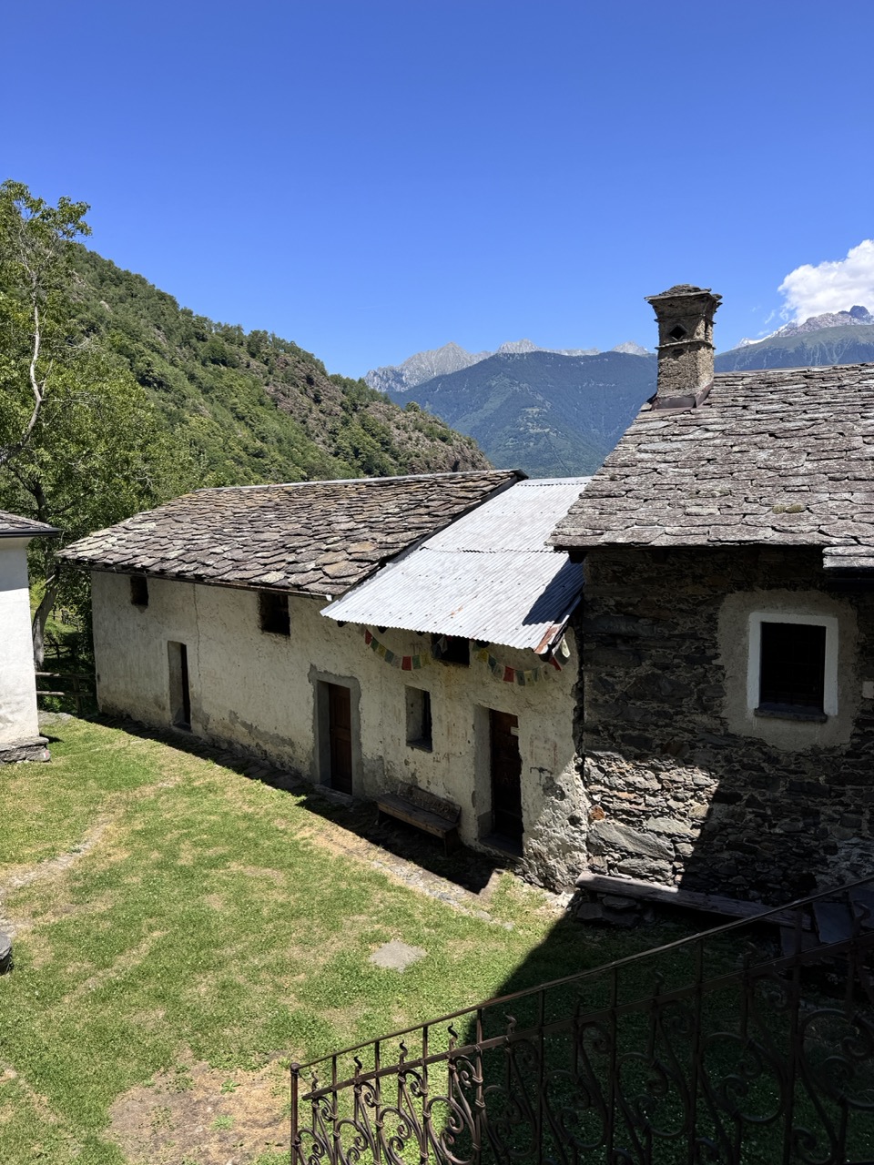Immagine gallery articolo Una giornata a Sostila, il paese fantasma