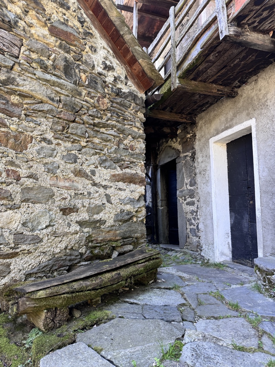 Immagine gallery articolo Una giornata a Sostila, il paese fantasma