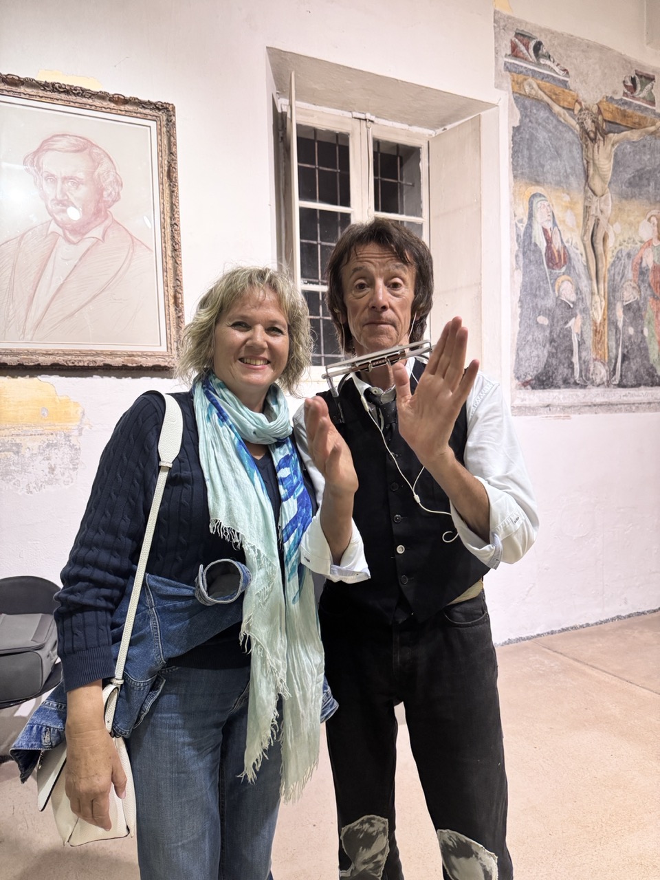 Immagine gallery articolo Alberto Fortis incanta Morbegno: emozioni e musica per il primo concerto di Alpi Sonanti