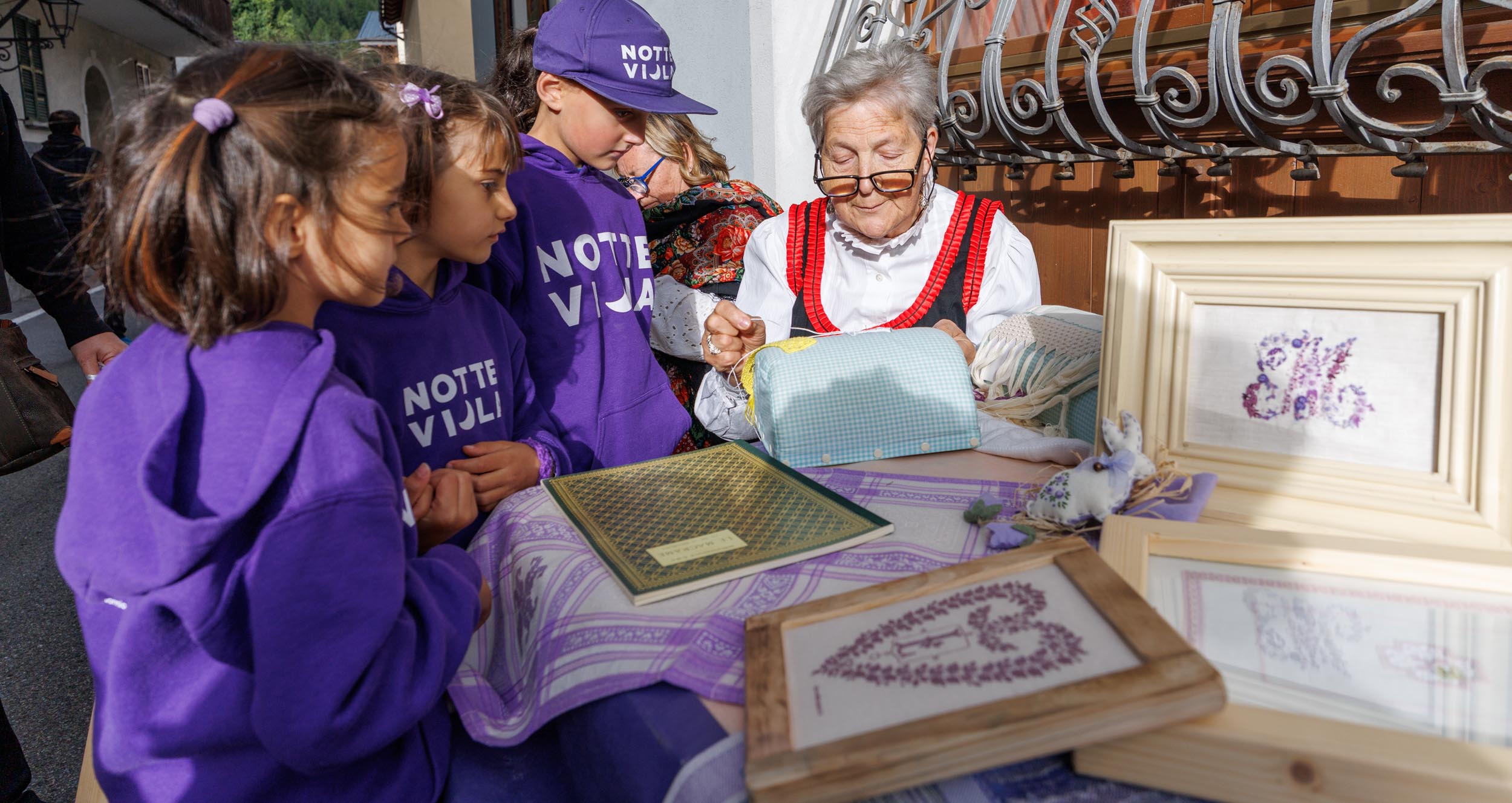 Immagine gallery articolo Una festa da ricordare: la Notte Viola infiamma Valdidentro