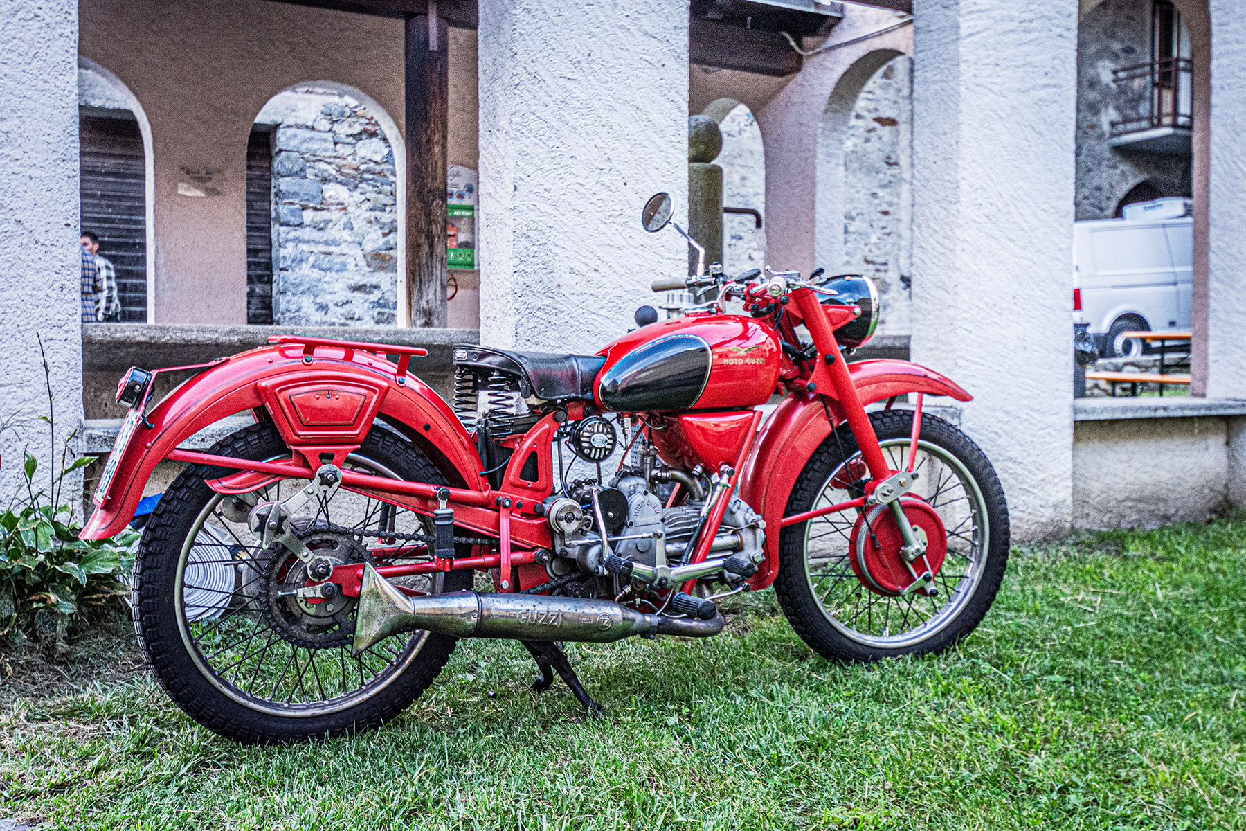 Immagine gallery articolo A Sondalo un weekend dedicato ai motori d'epoca, tra esposizioni, storia e divertimento.
