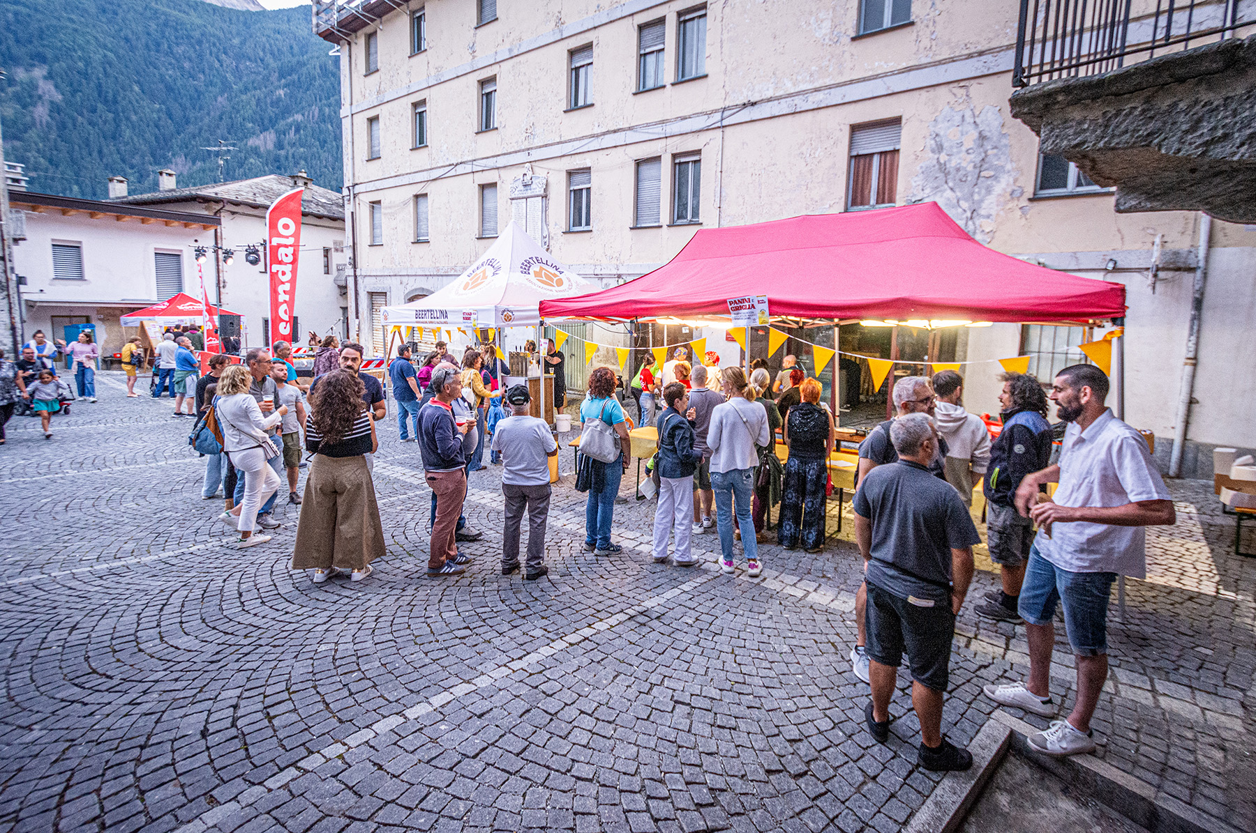 Immagine gallery articolo SondaLOVE Beer: birre e gusto di Valtellina tra musica, intrattenimento e auto storiche