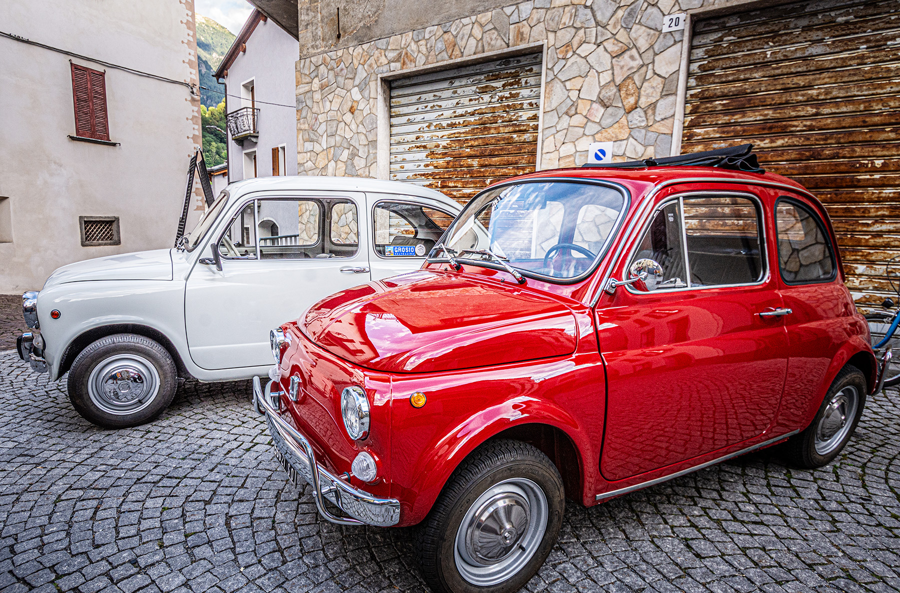 Immagine gallery articolo A Sondalo un weekend dedicato ai motori d'epoca, tra esposizioni, storia e divertimento.