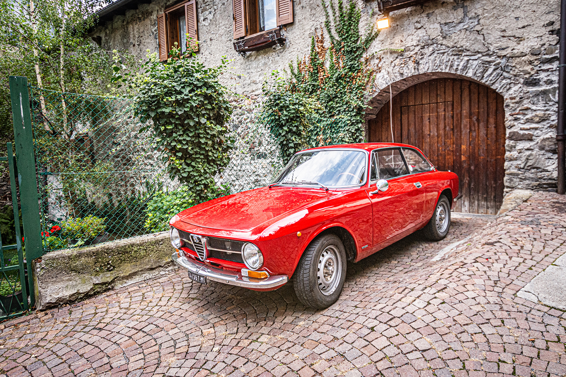 Immagine gallery articolo A Sondalo un weekend dedicato ai motori d'epoca, tra esposizioni, storia e divertimento.