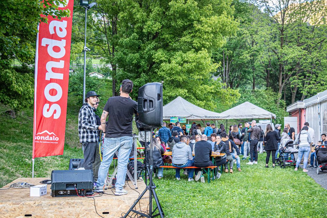Immagine gallery articolo “Spring Party” a Sondalo: sapori siciliani, musica e cena cantata per una primavera tutta da vivere