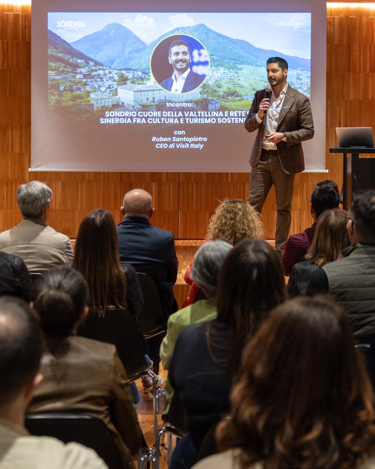 Immagine gallery articolo Biologico, benessere e sostenibilità: a Sondrio un fine settimana da tutto esaurito