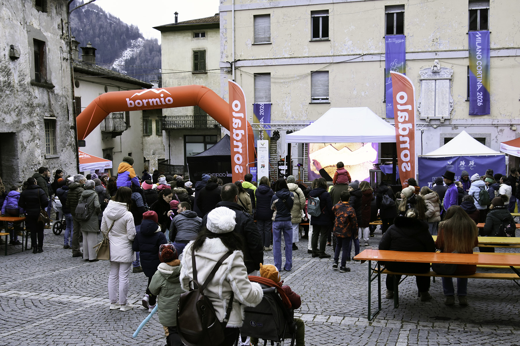 Immagine gallery articolo Il Winter Party “cerchi di festa e di divertimento” accende Sondalo: una prima edizione che unisce tutte le generazioni