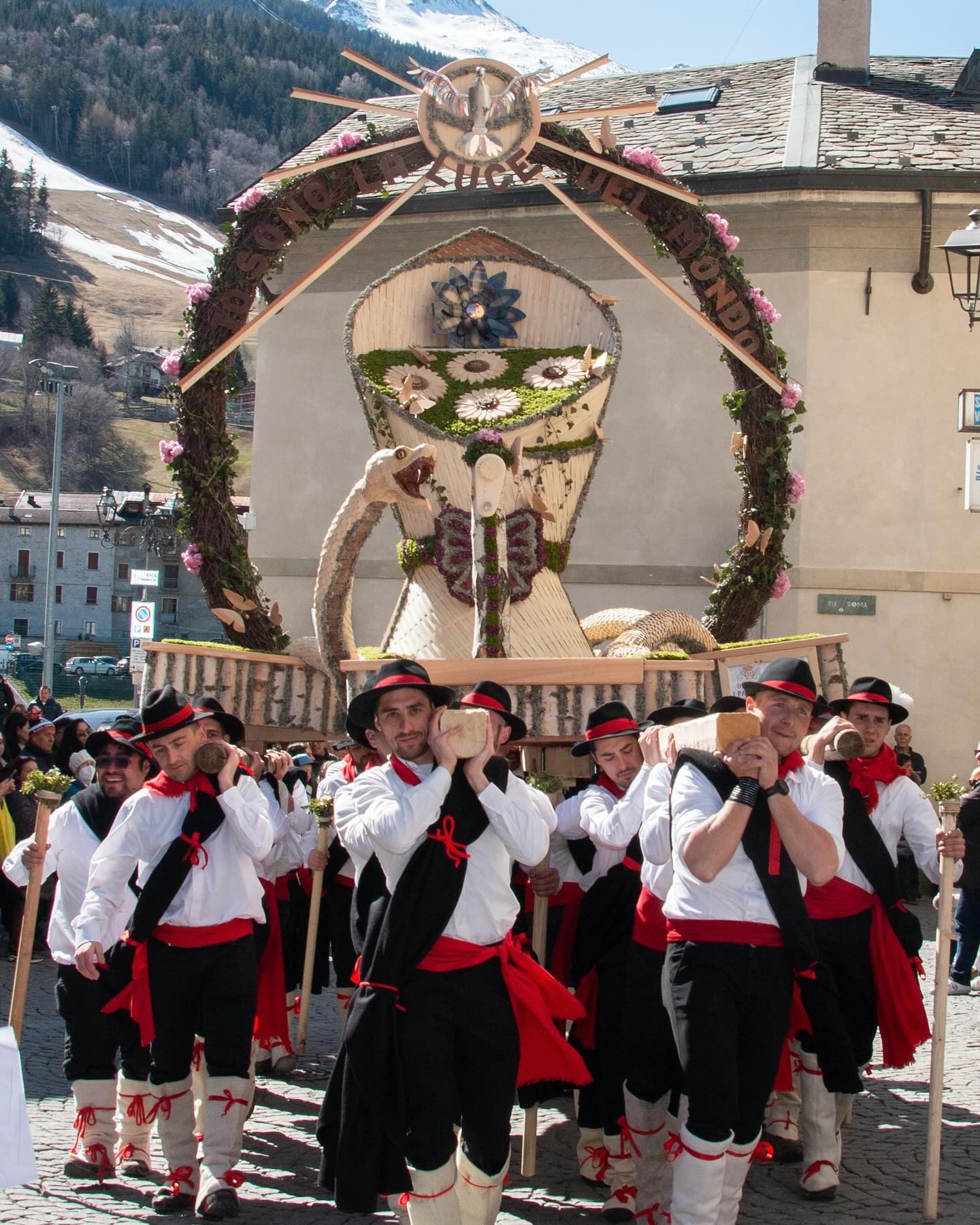 Immagine gallery articolo I Pasquali di Bormio: storia, tradizione e sfilata della domenica di Pasqua