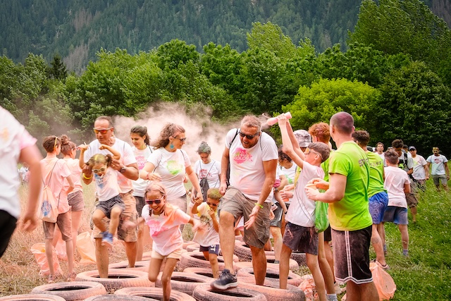 Immagine gallery articolo Strakolor Sondrio e kolor party night un'esplosione di colori, musica e allegria