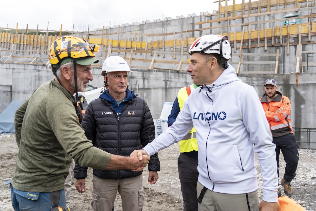 Immagine gallery articolo Il Sottosegretario Morelli in visita ai cantieri olimpici di Livigno