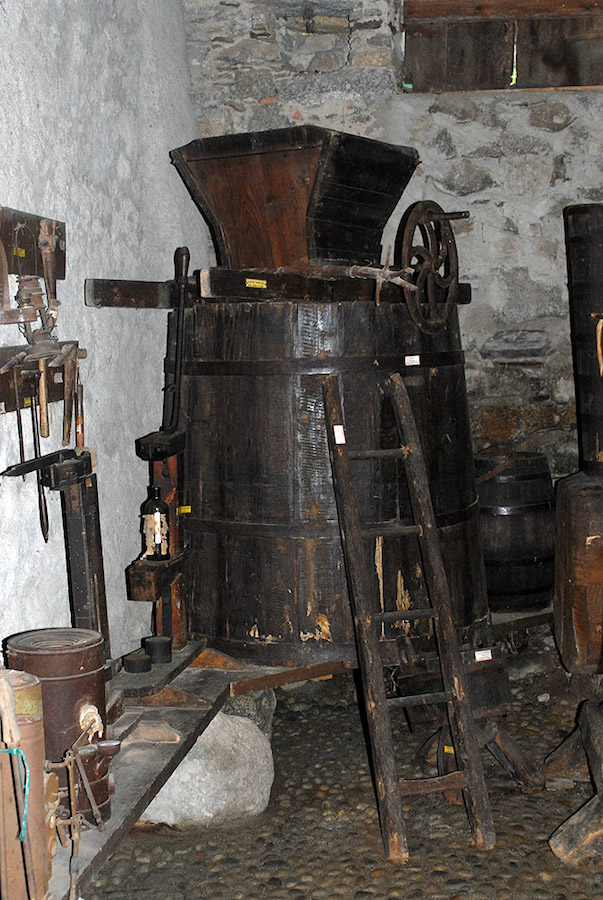 Il torchio di Cerido | Blog di Valendario Valtellinese